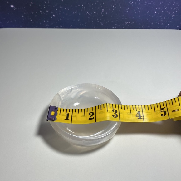 Selenite Bowl - Picture 3 of 4